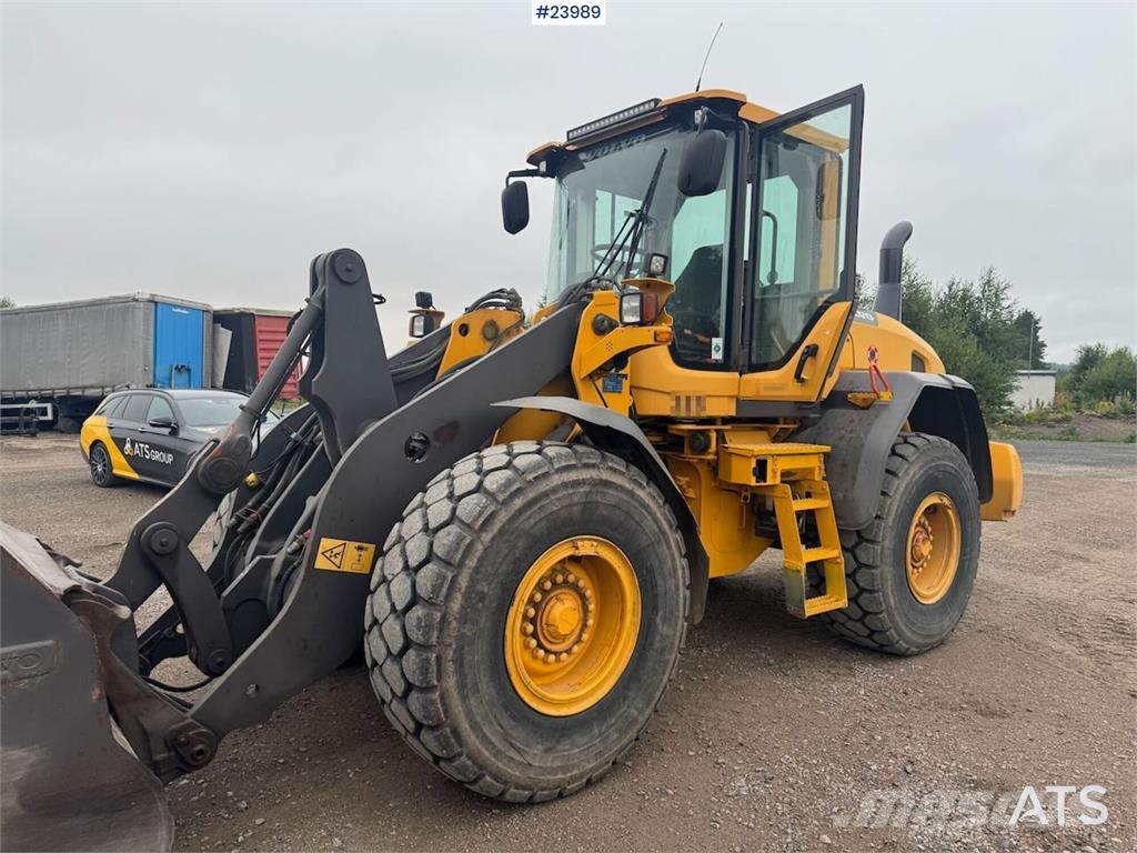 Volvo L90G Wheel Loader – Low Hours – Bucket and Pallet  Iekrāvēji uz riteņiem