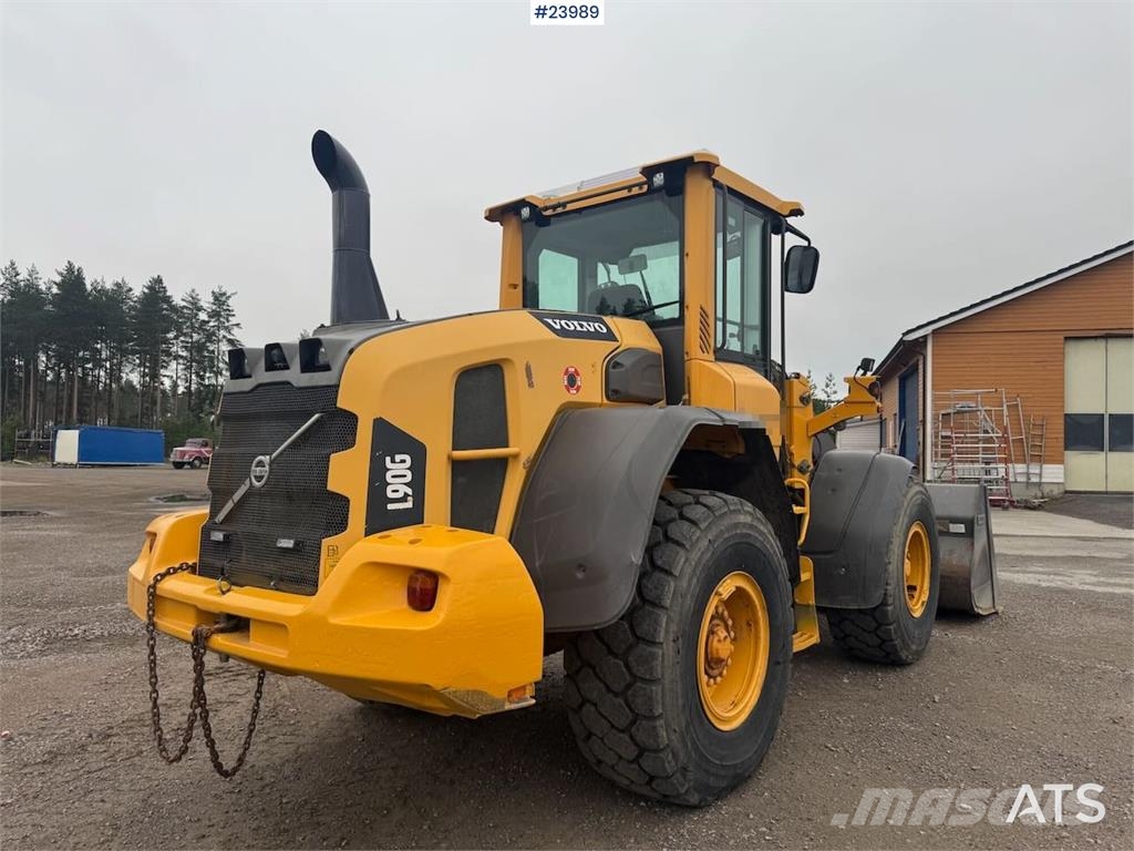 Volvo L90G Wheel Loader – Low Hours – Bucket and Pallet  Iekrāvēji uz riteņiem