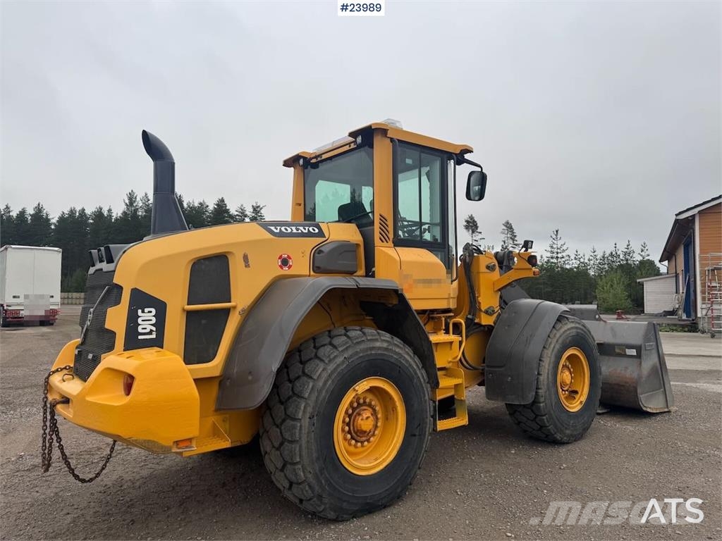 Volvo L90G Wheel Loader – Low Hours – Bucket and Pallet  Iekrāvēji uz riteņiem