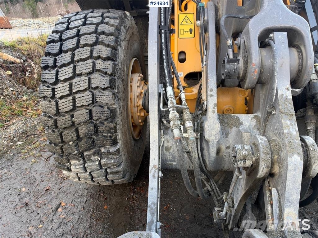 Volvo L90H Wheel loader – 239 hours! لوادر بعجل