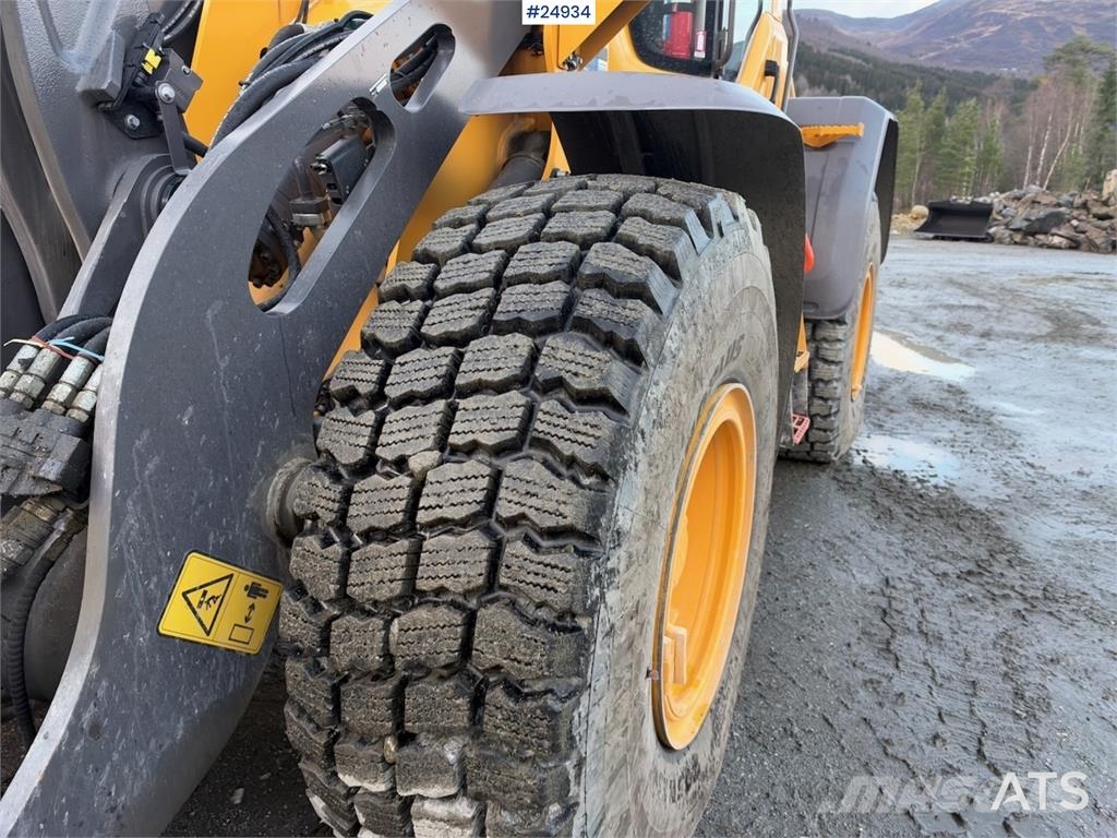 Volvo L90H Wheel loader – 239 hours! لوادر بعجل
