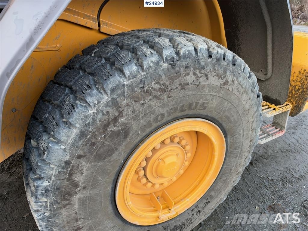 Volvo L90H Wheel loader – 239 hours! لوادر بعجل