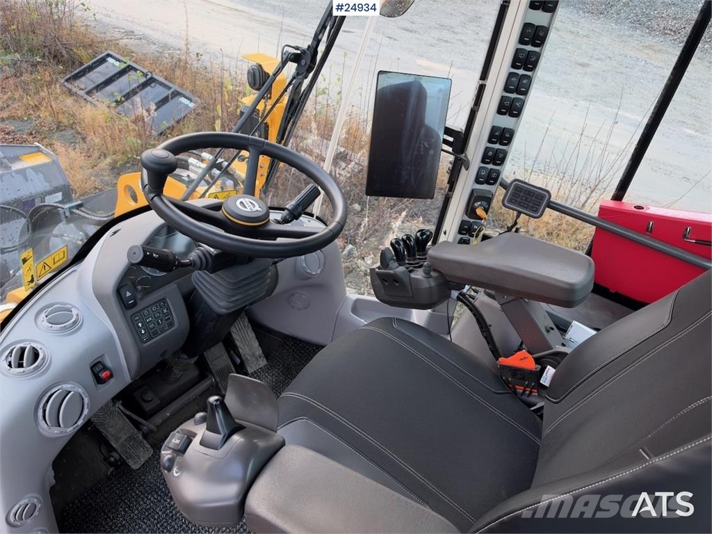 Volvo L90H Wheel loader – 239 hours! لوادر بعجل