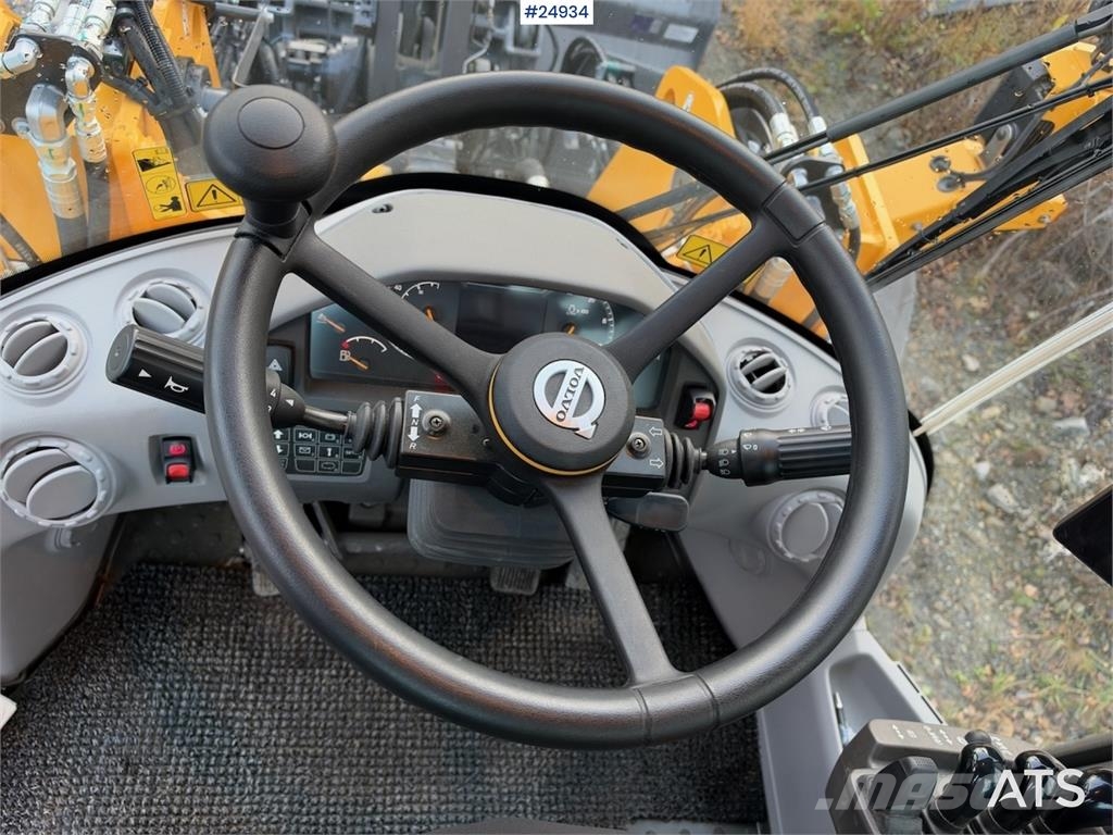 Volvo L90H Wheel loader – 239 hours! لوادر بعجل