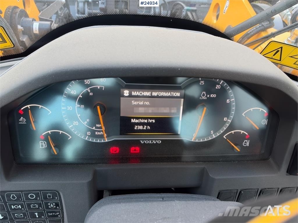 Volvo L90H Wheel loader – 239 hours! لوادر بعجل