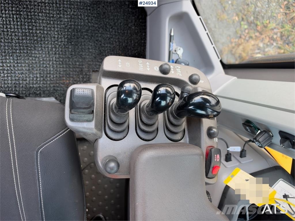 Volvo L90H Wheel loader – 239 hours! لوادر بعجل