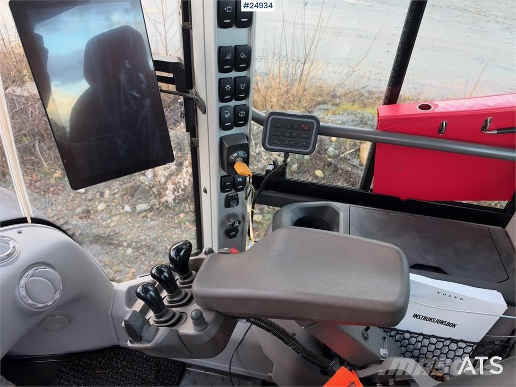 Volvo L90H Wheel loader – 239 hours! لوادر بعجل