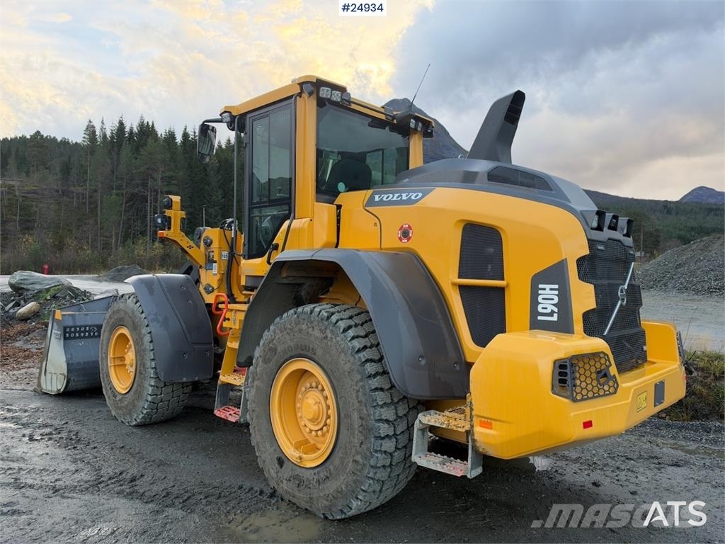 Volvo L90H Wheel loader – 239 hours! لوادر بعجل