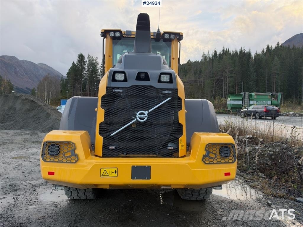 Volvo L90H Wheel loader – 239 hours! لوادر بعجل