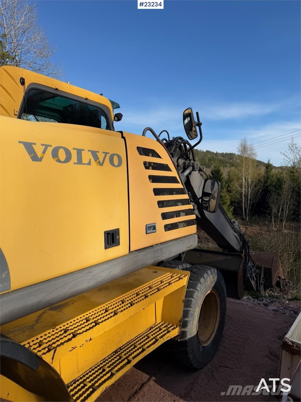 Volvo WE140B wheeled excavator with digging bucket Hjulgravere