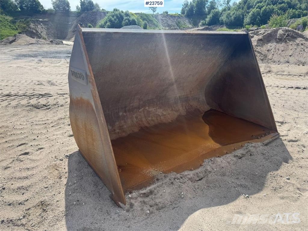 Volvo Wheel Loader Bucket - 4.1 m3 دلاء
