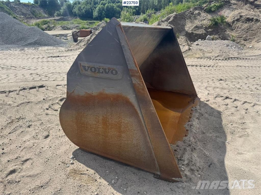 Volvo Wheel Loader Bucket - 4.1 m3 دلاء