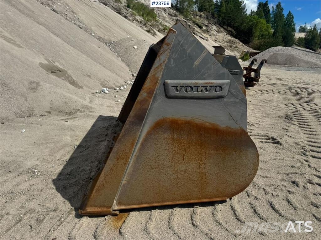 Volvo Wheel Loader Bucket - 4.1 m3 دلاء