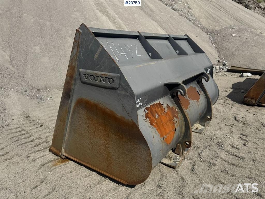 Volvo Wheel Loader Bucket - 4.1 m3 دلاء