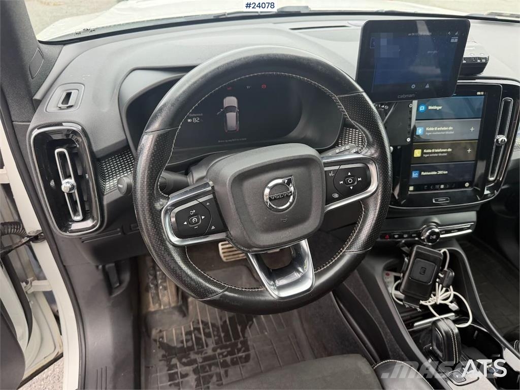 Volvo XC40 w/ two sets of tires Voiture