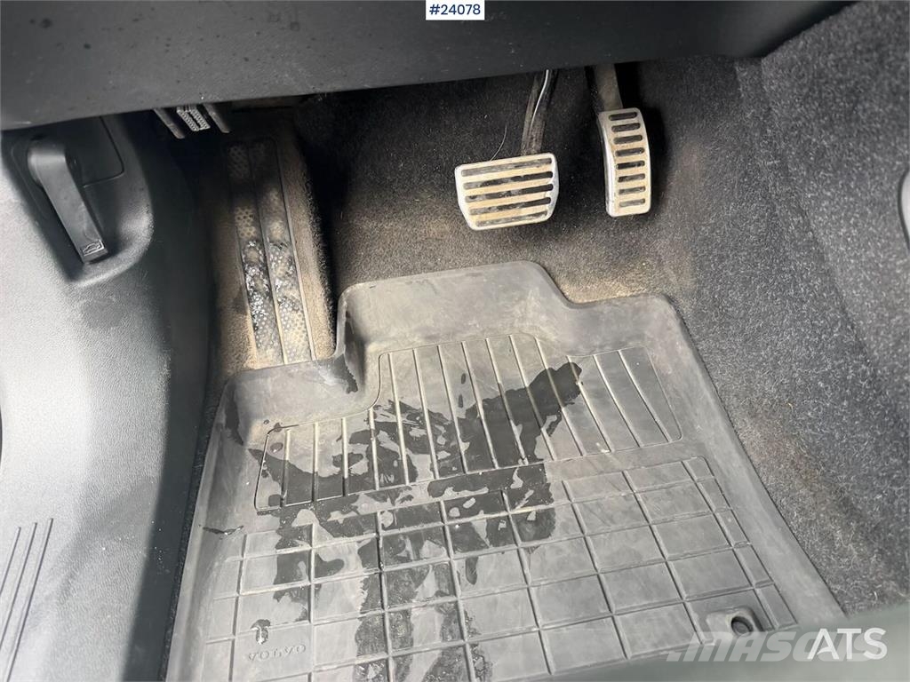 Volvo XC40 w/ two sets of tires Voiture
