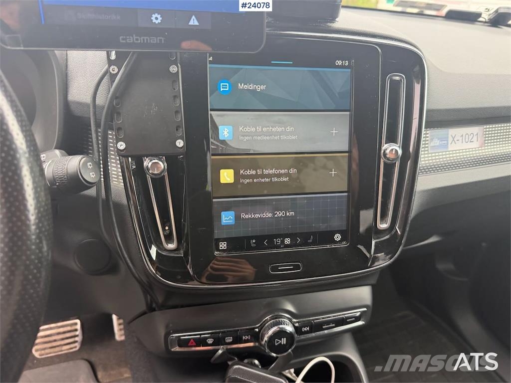 Volvo XC40 w/ two sets of tires Voiture
