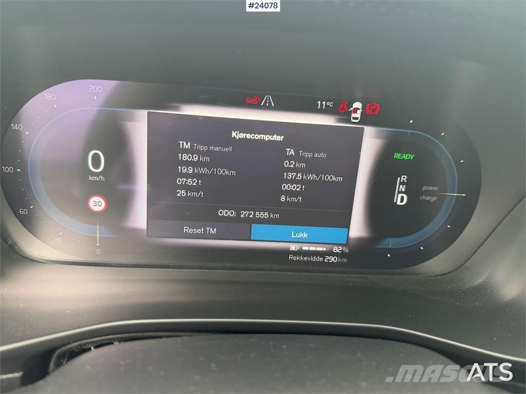 Volvo XC40 w/ two sets of tires Voiture