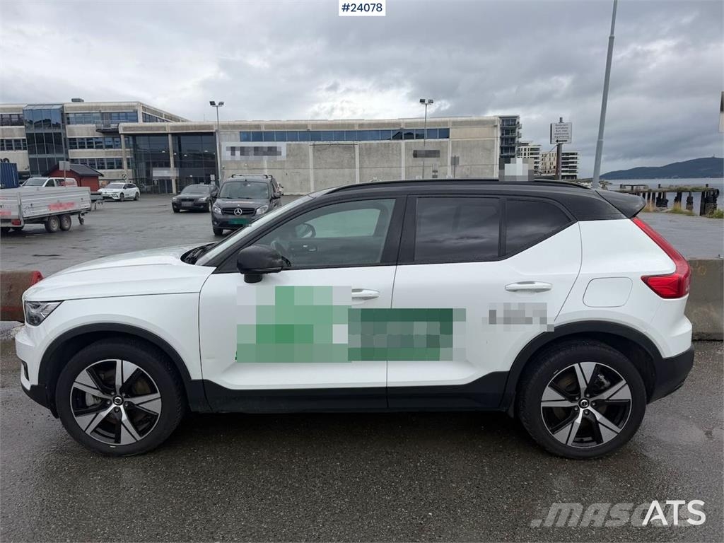 Volvo XC40 w/ two sets of tires Voiture