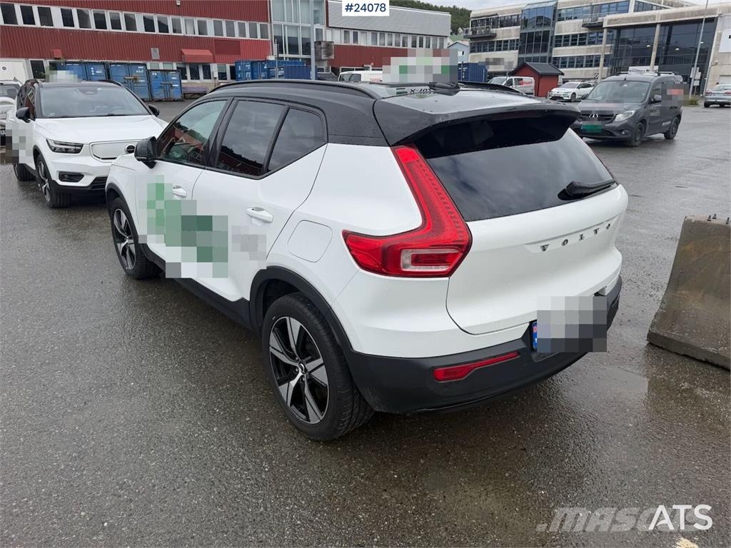 Volvo XC40 w/ two sets of tires Voiture