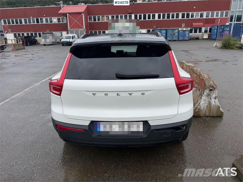 Volvo XC40 w/ two sets of tires Voiture
