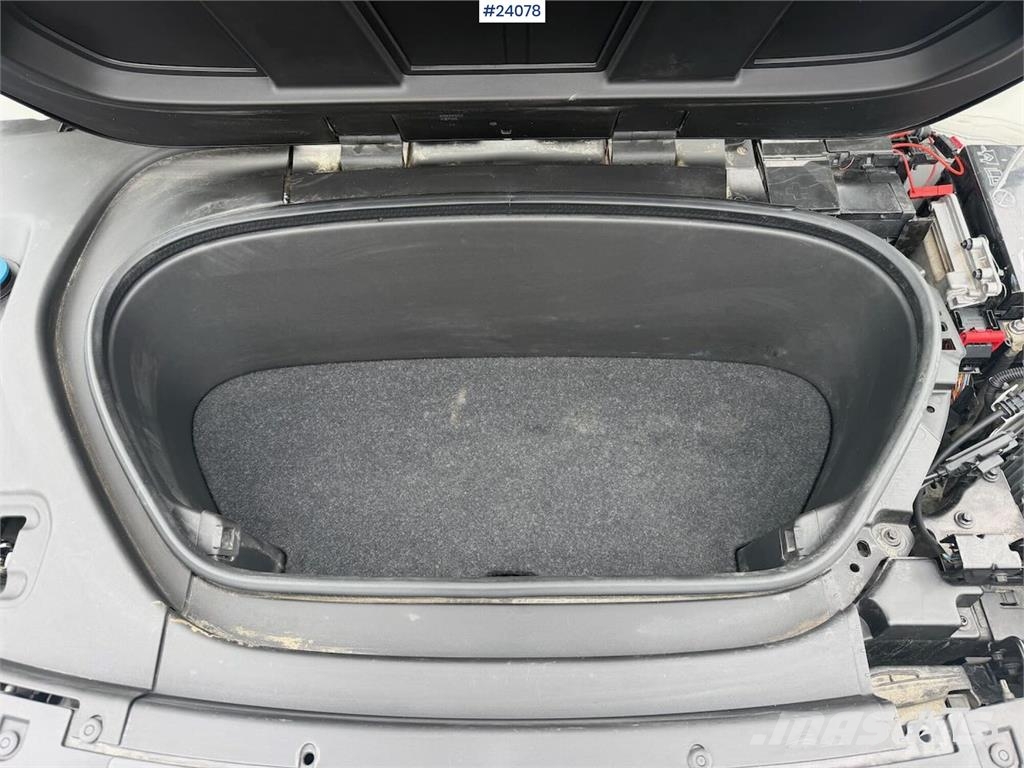 Volvo XC40 w/ two sets of tires Voiture