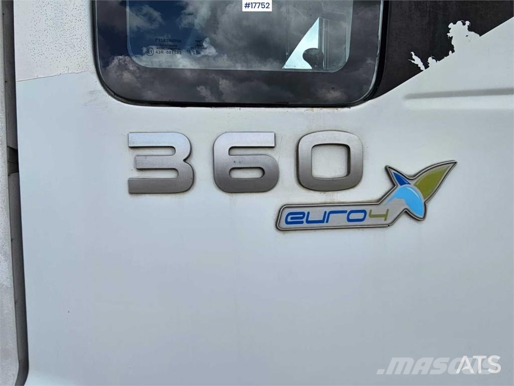 Iveco Trakker +EFFER 210 3s Camiones grúa