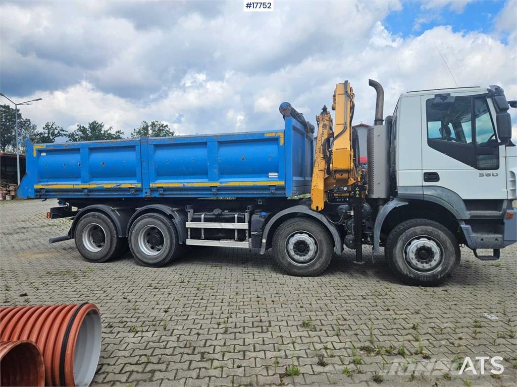Iveco Trakker +EFFER 210 3s Camiones grúa