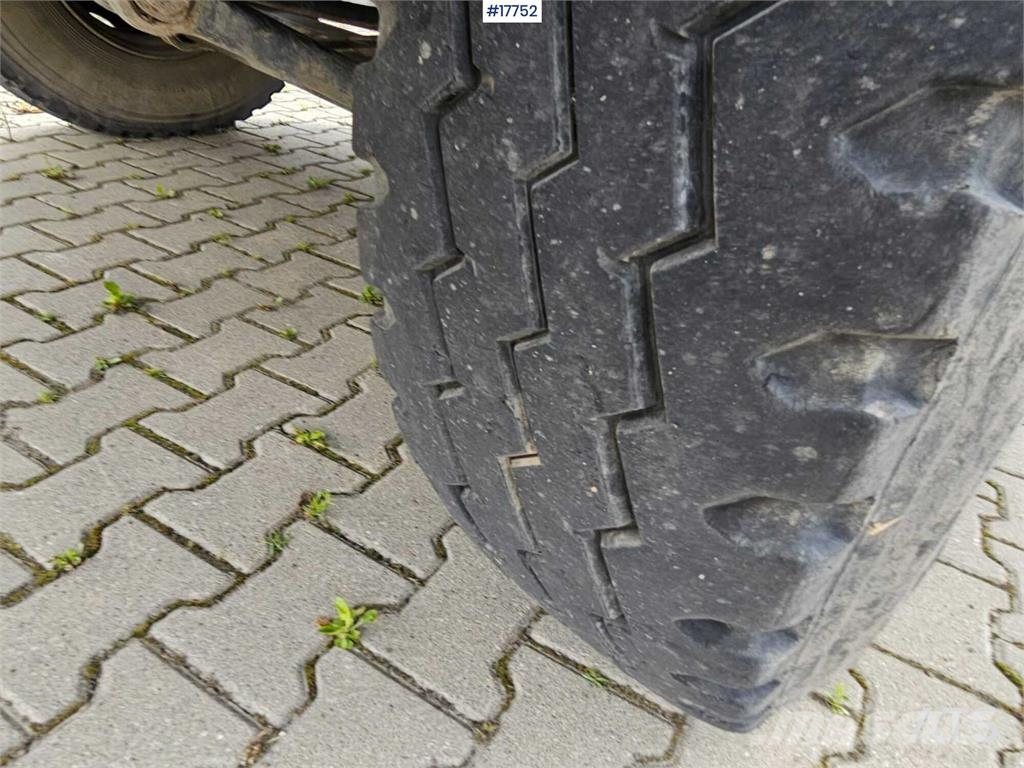 Iveco Trakker +EFFER 210 3s Camiones grúa