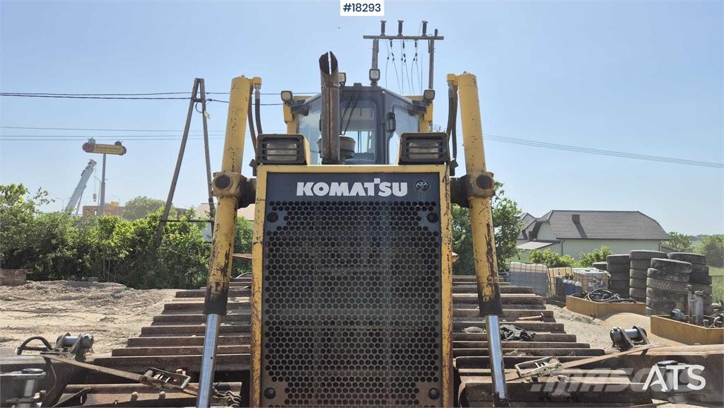 Komatsu D65PX-15 Dozers - Tratores rastos