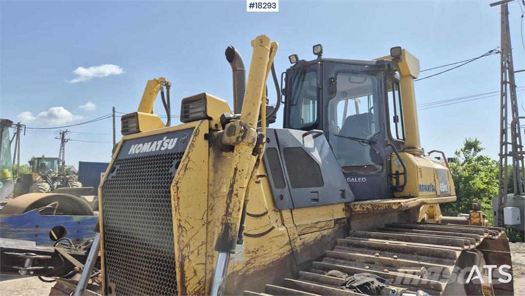 Komatsu D65PX-15 Dozers - Tratores rastos