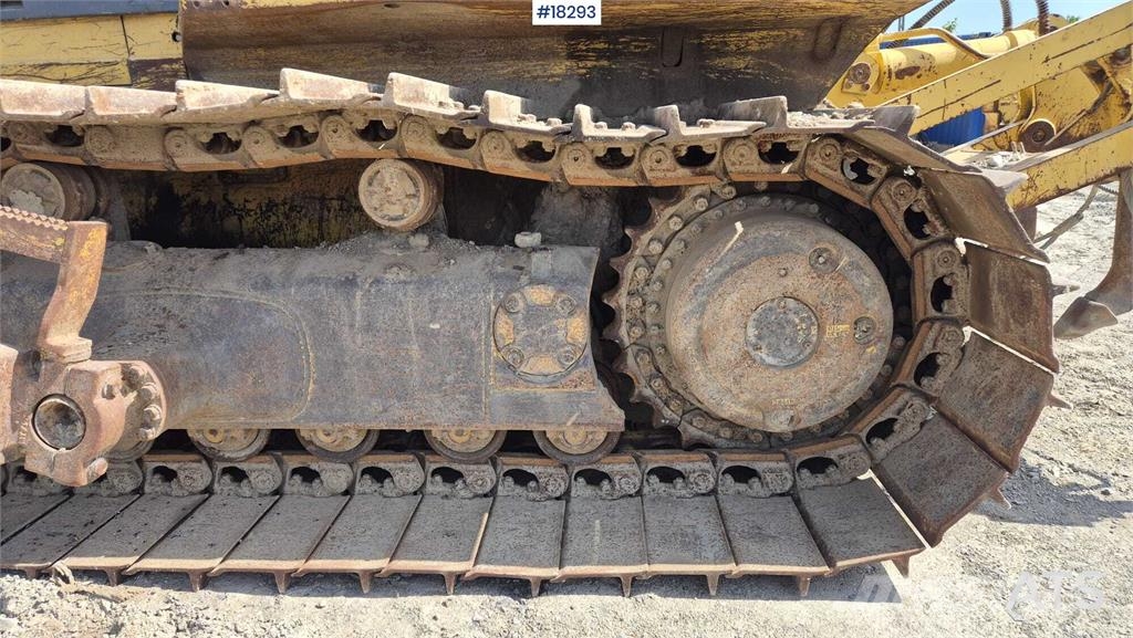 Komatsu D65PX-15 Dozers - Tratores rastos