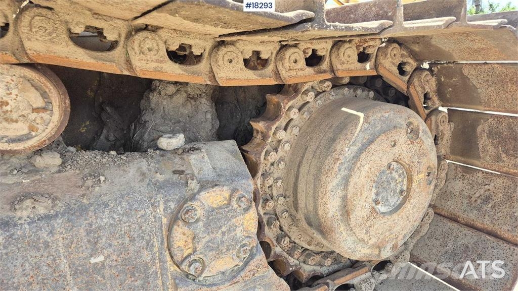 Komatsu D65PX-15 Dozers - Tratores rastos