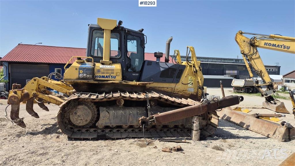 Komatsu D65PX-15 Dozers - Tratores rastos