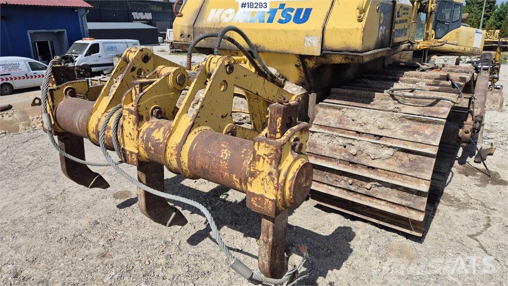Komatsu D65PX-15 Dozers - Tratores rastos