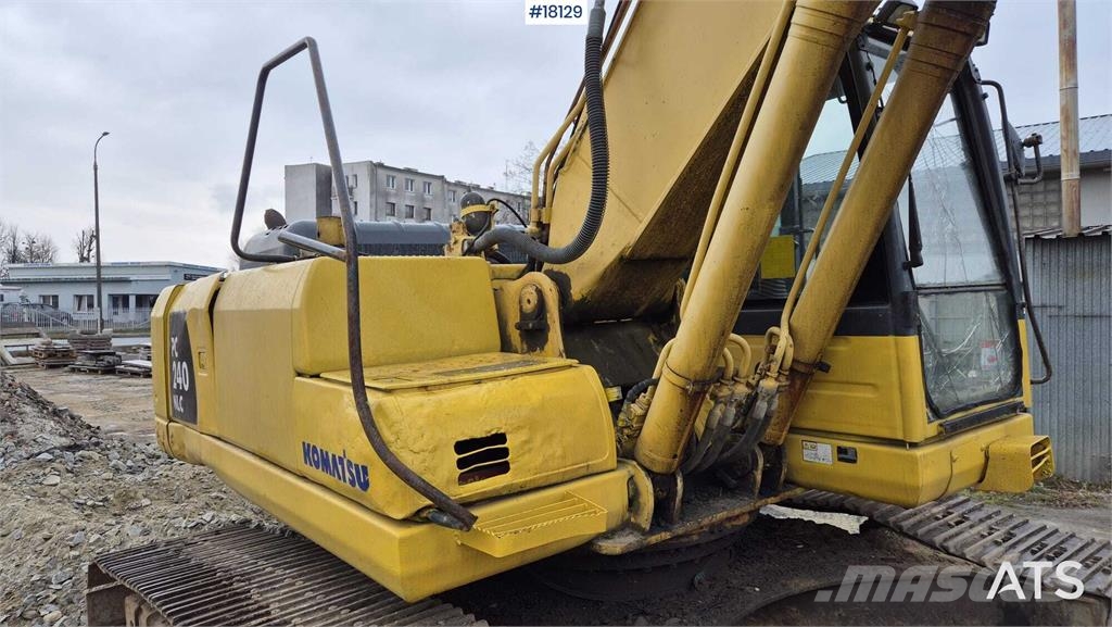Komatsu PC240LC-8 حفارات زحافة