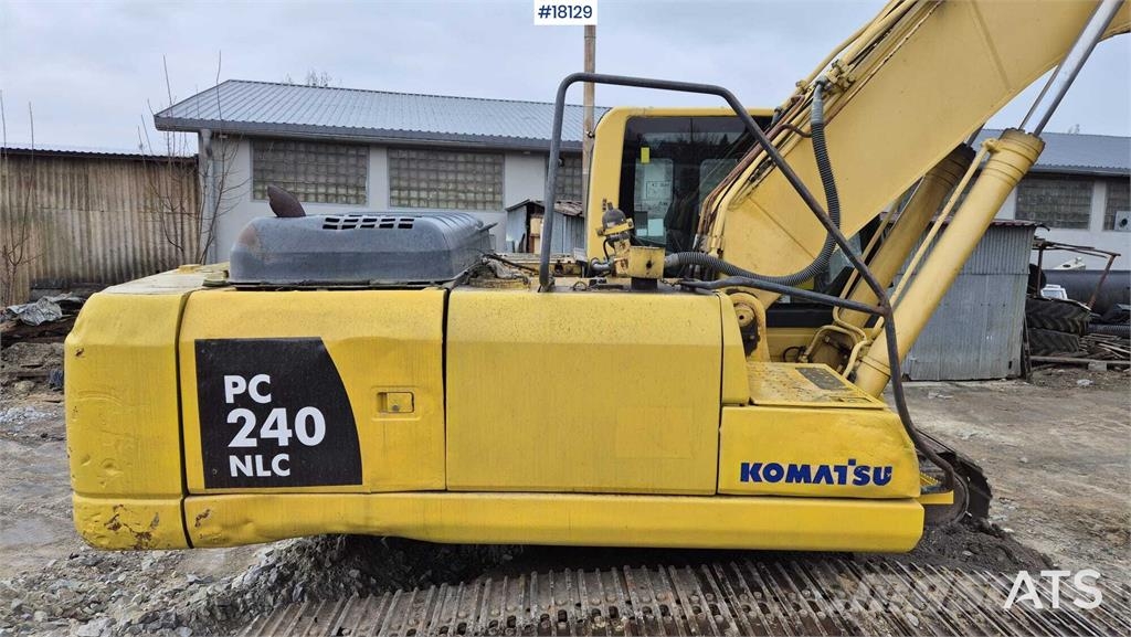 Komatsu PC240LC-8 حفارات زحافة