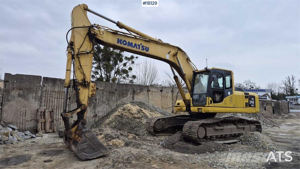 Komatsu PC240LC-8 حفارات زحافة