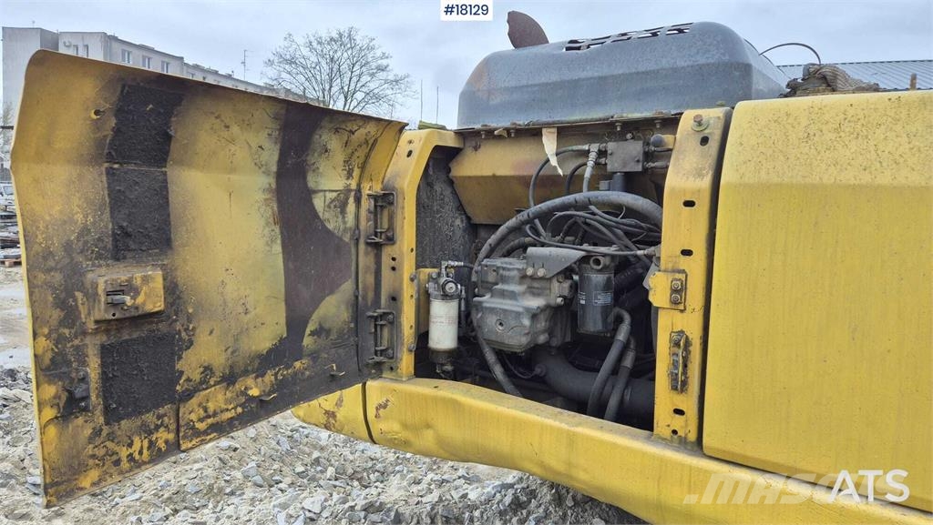 Komatsu PC240LC-8 حفارات زحافة