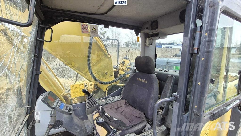 Komatsu PC240LC-8 حفارات زحافة