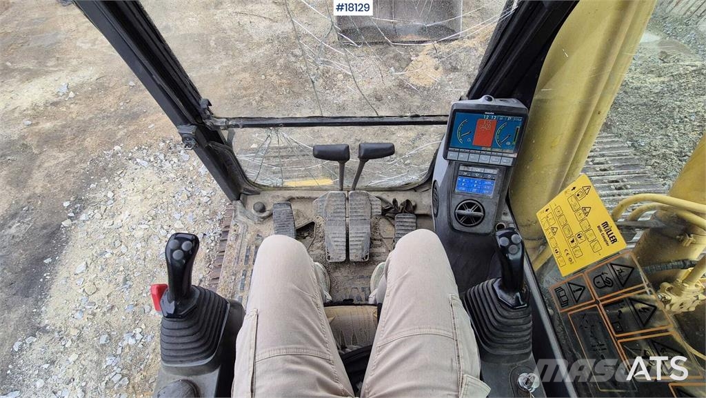 Komatsu PC240LC-8 حفارات زحافة