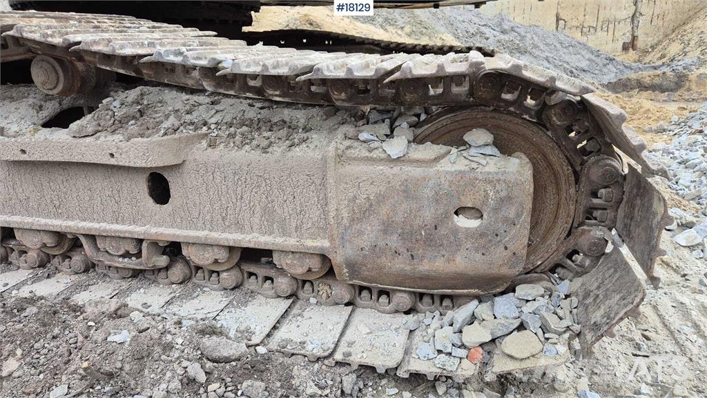 Komatsu PC240LC-8 حفارات زحافة
