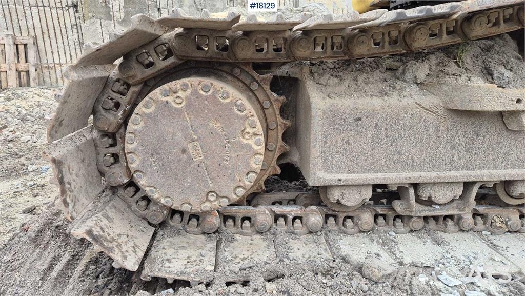 Komatsu PC240LC-8 حفارات زحافة