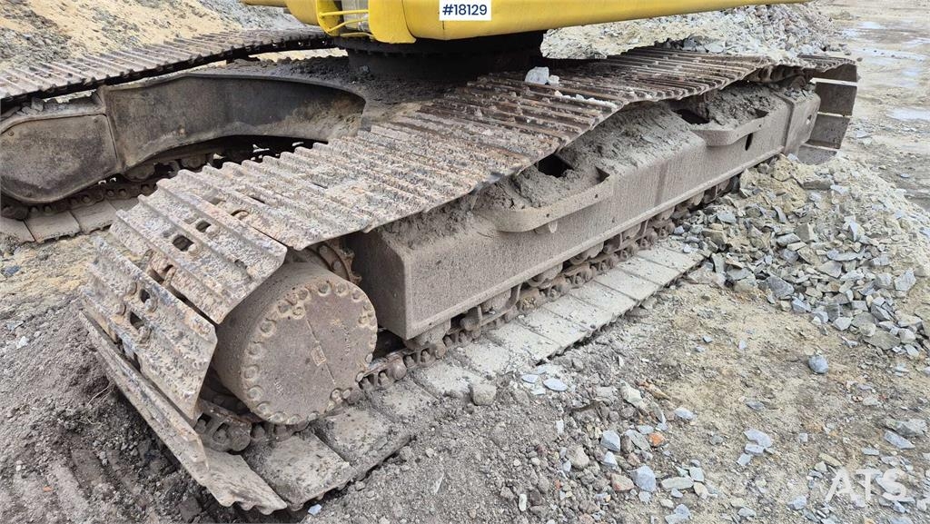 Komatsu PC240LC-8 حفارات زحافة