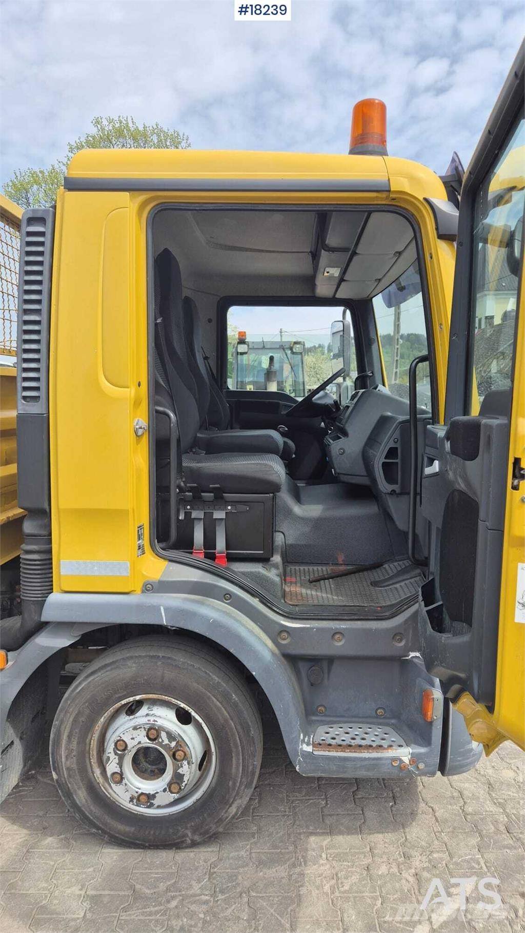 MAN TGL 8.220 Autobasculanta