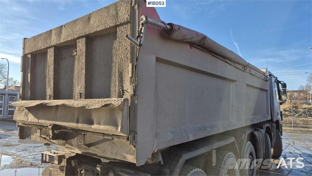 Mercedes-Benz  Camiones bañeras basculantes o volquetes