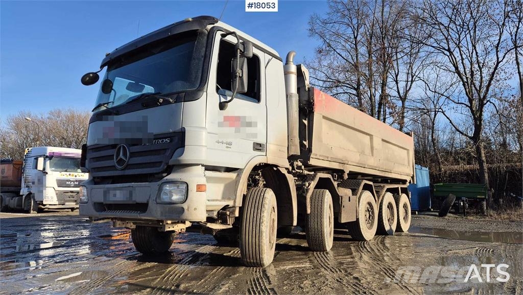 Mercedes-Benz  Camiones bañeras basculantes o volquetes