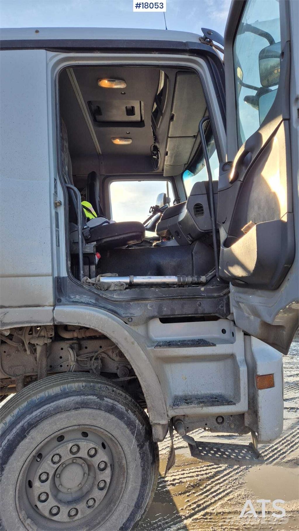 Mercedes-Benz  Camiones bañeras basculantes o volquetes