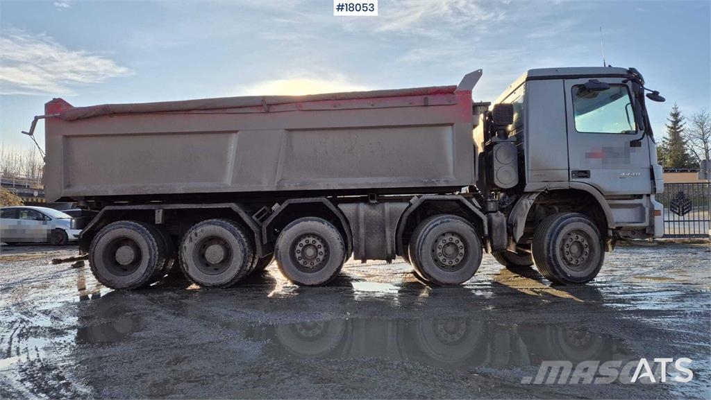 Mercedes-Benz  Camiones bañeras basculantes o volquetes