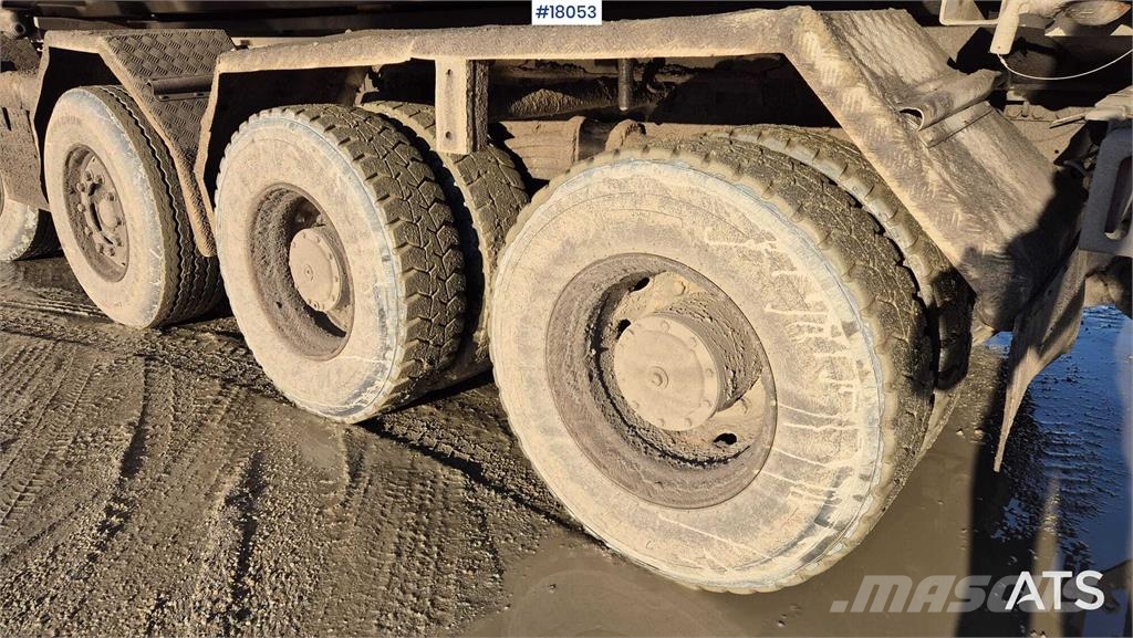 Mercedes-Benz  Camiones bañeras basculantes o volquetes